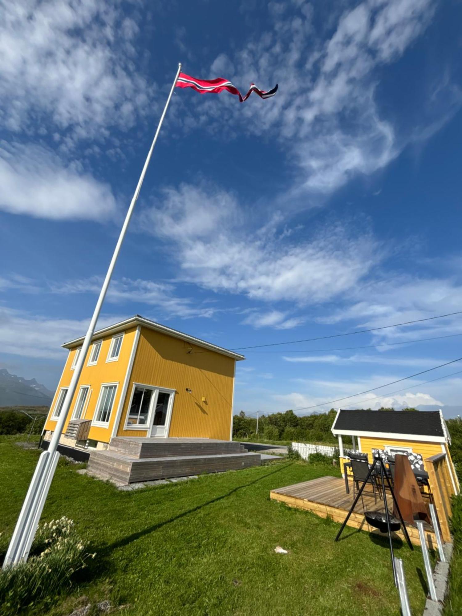 Pederstua, A Classic Fisherman'S Farm House In The Middle Of Lofoten Storeidet Exterior foto